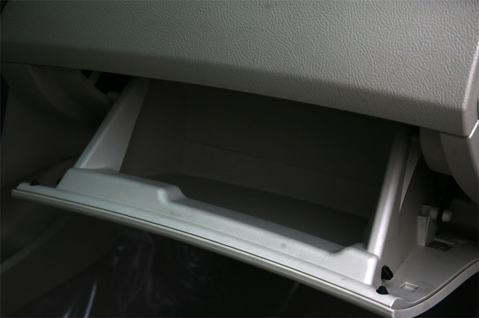 L3 2012款 1.8L CVT 尊贵型 内饰