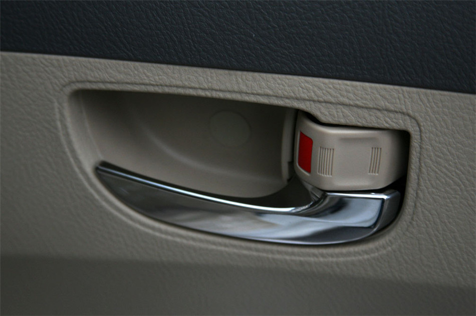 L3 2012款 1.8L CVT 尊贵型 座椅空间