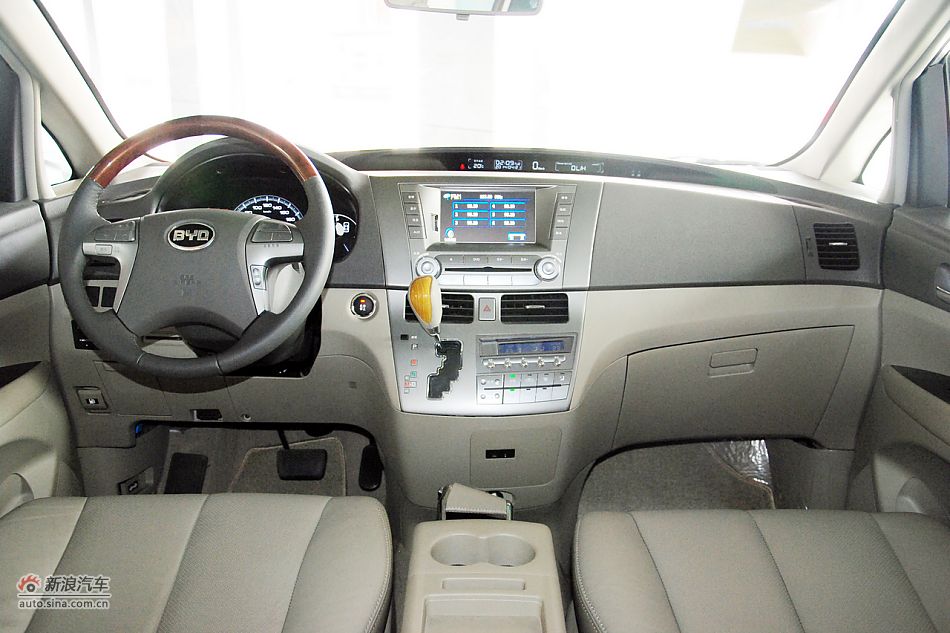 2011款比亚迪M6高清到店实拍