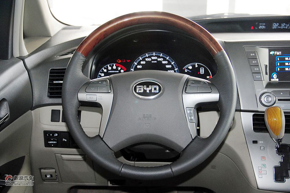 2011款比亚迪M6高清到店实拍