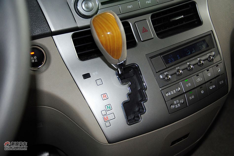 2011款比亚迪M6高清到店实拍