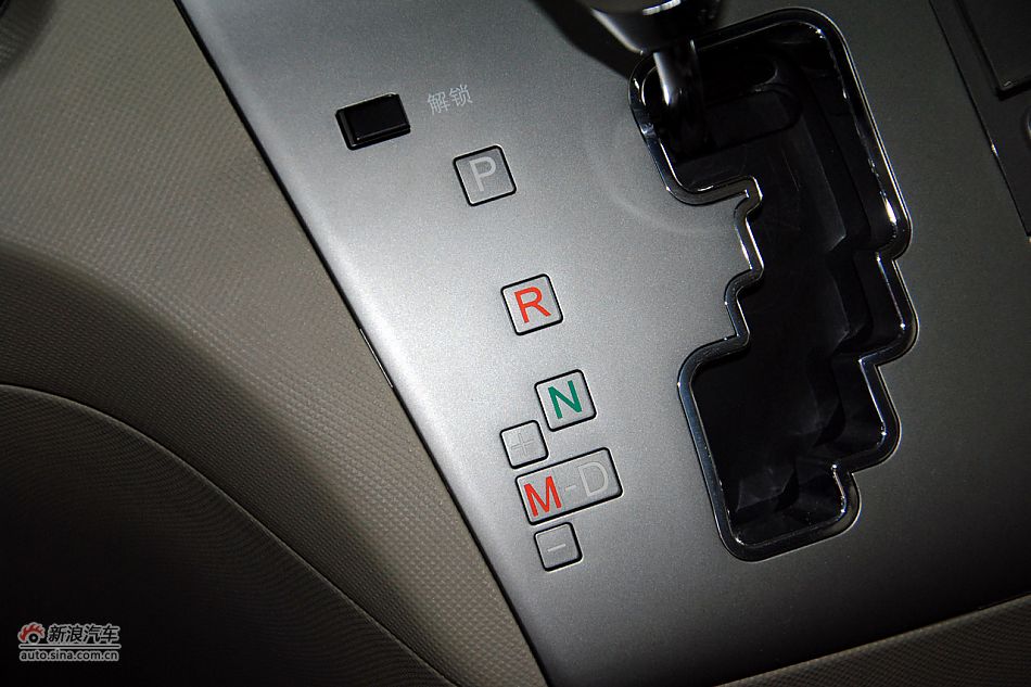 2011款比亚迪M6高清到店实拍