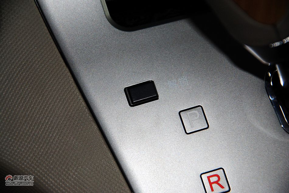 2011款比亚迪M6高清到店实拍