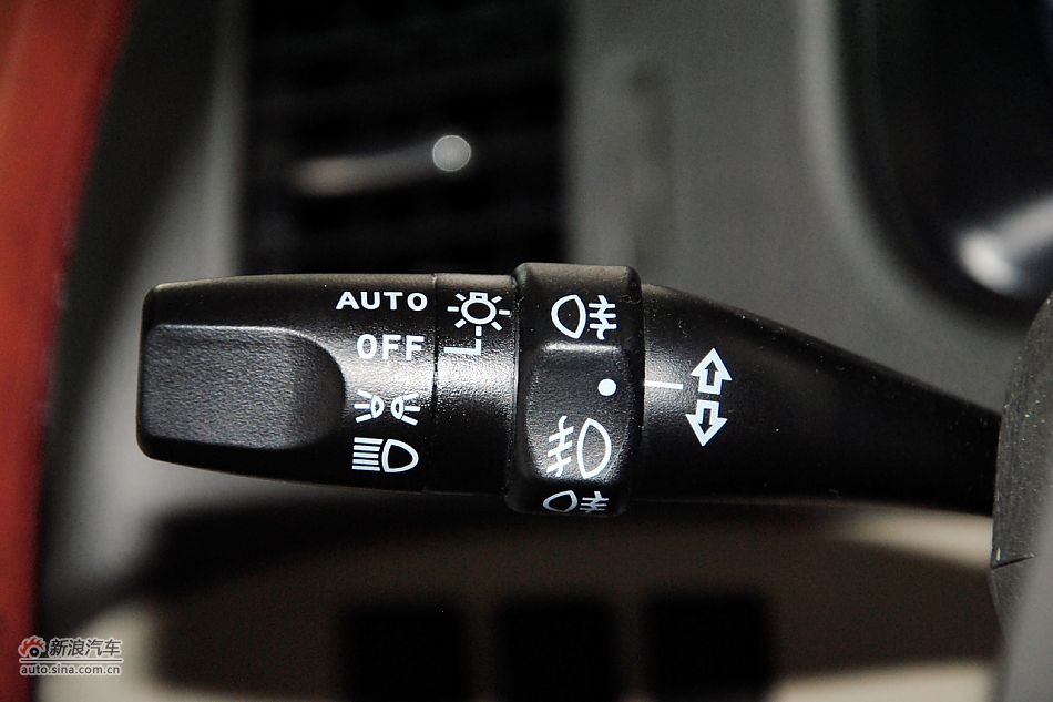 2011款比亚迪M6高清到店实拍