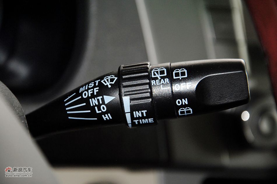 2011款比亚迪M6高清到店实拍