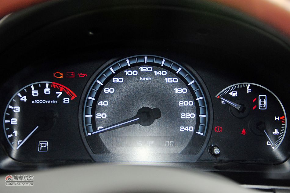 2011款比亚迪M6高清到店实拍