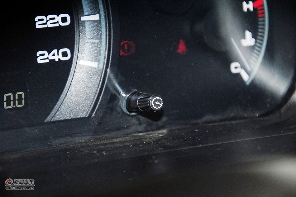 2011款比亚迪M6高清到店实拍