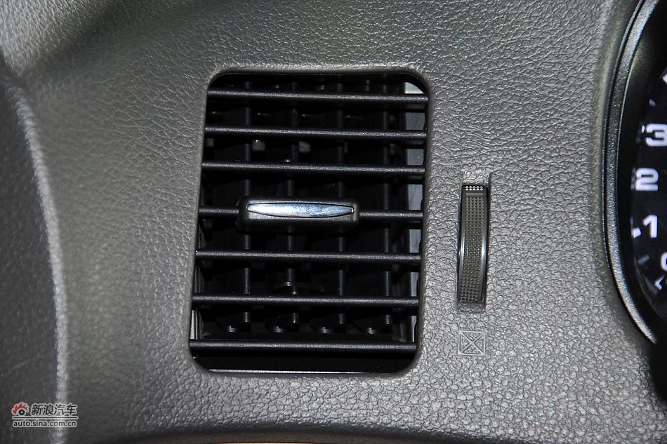 2011款比亚迪M6高清到店实拍