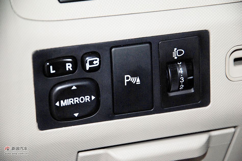 2011款比亚迪M6高清到店实拍