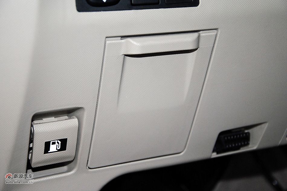 2011款比亚迪M6高清到店实拍