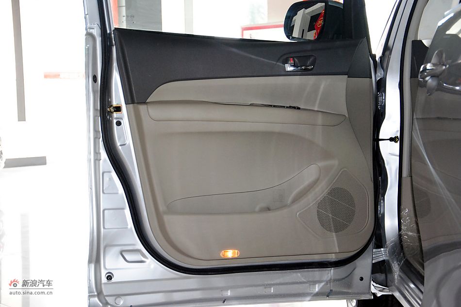 2011款比亚迪M6高清到店实拍