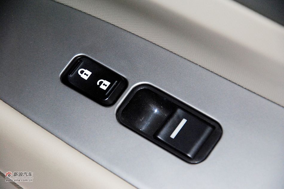 2011款比亚迪M6高清到店实拍