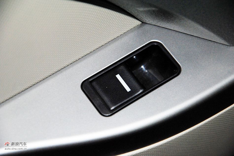 2011款比亚迪M6高清到店实拍