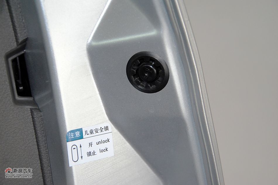 2011款比亚迪M6高清到店实拍