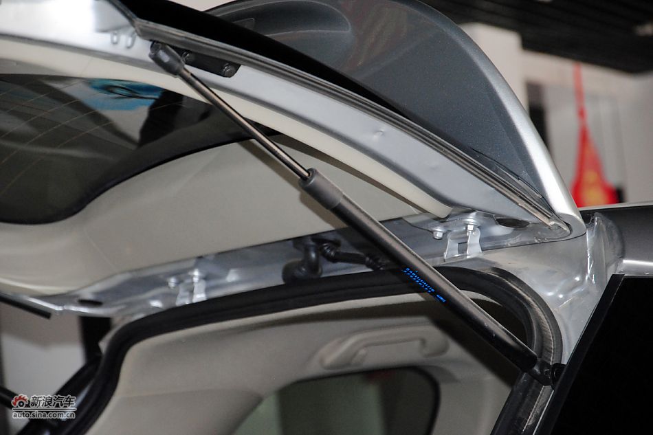 2011款比亚迪M6高清到店实拍