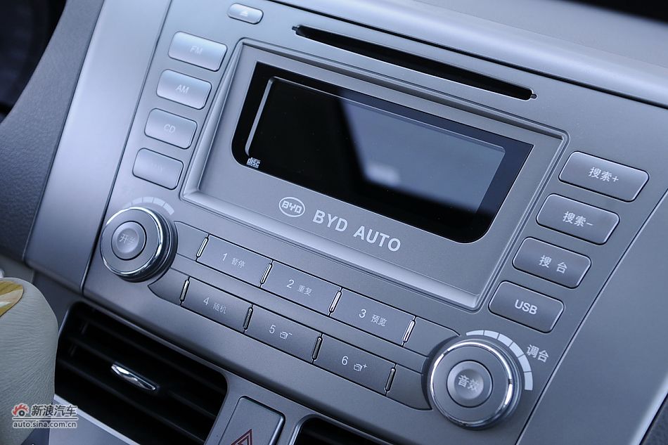 比亚迪M6