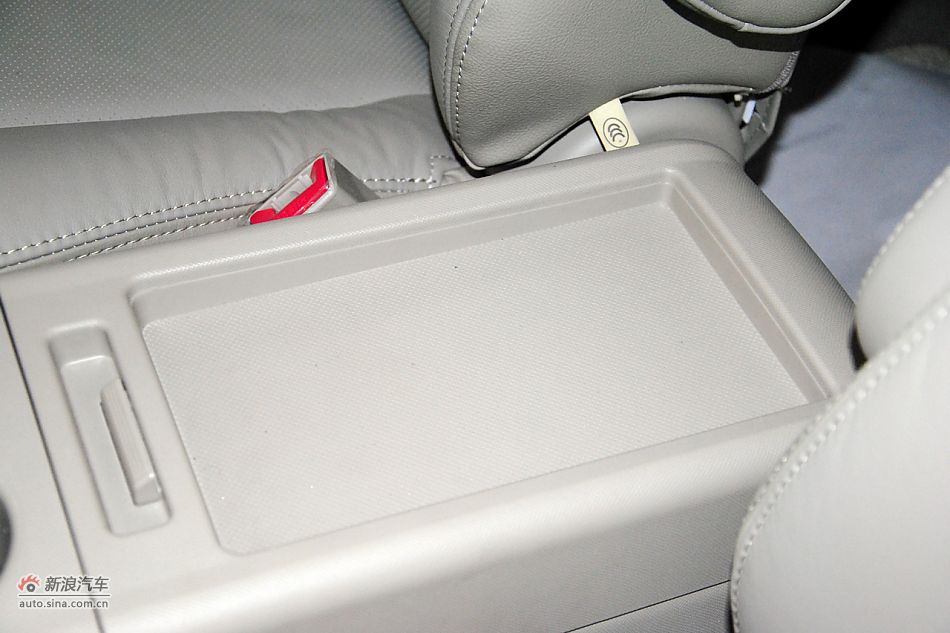 2011款比亚迪M6高清到店实拍
