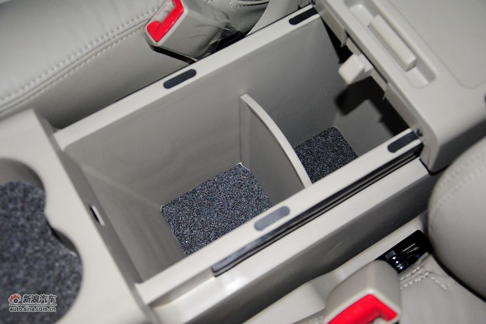 2011款比亚迪M6高清到店实拍