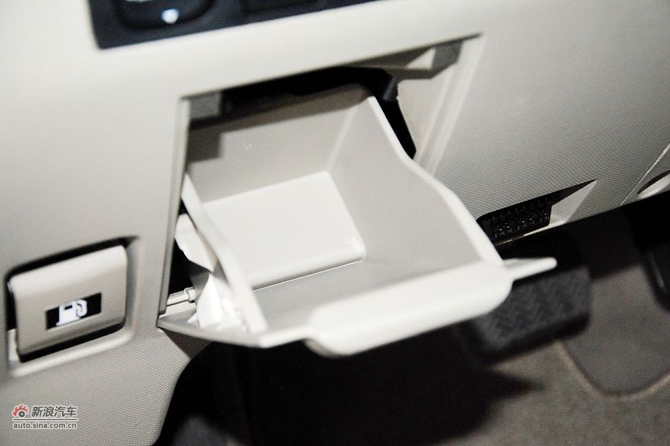 2011款比亚迪M6高清到店实拍