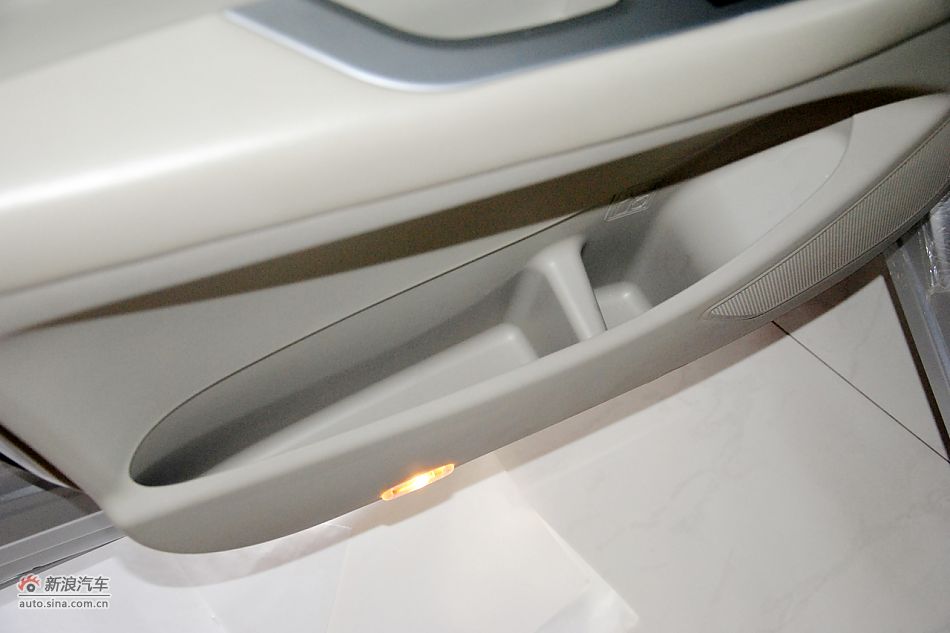 2011款比亚迪M6高清到店实拍