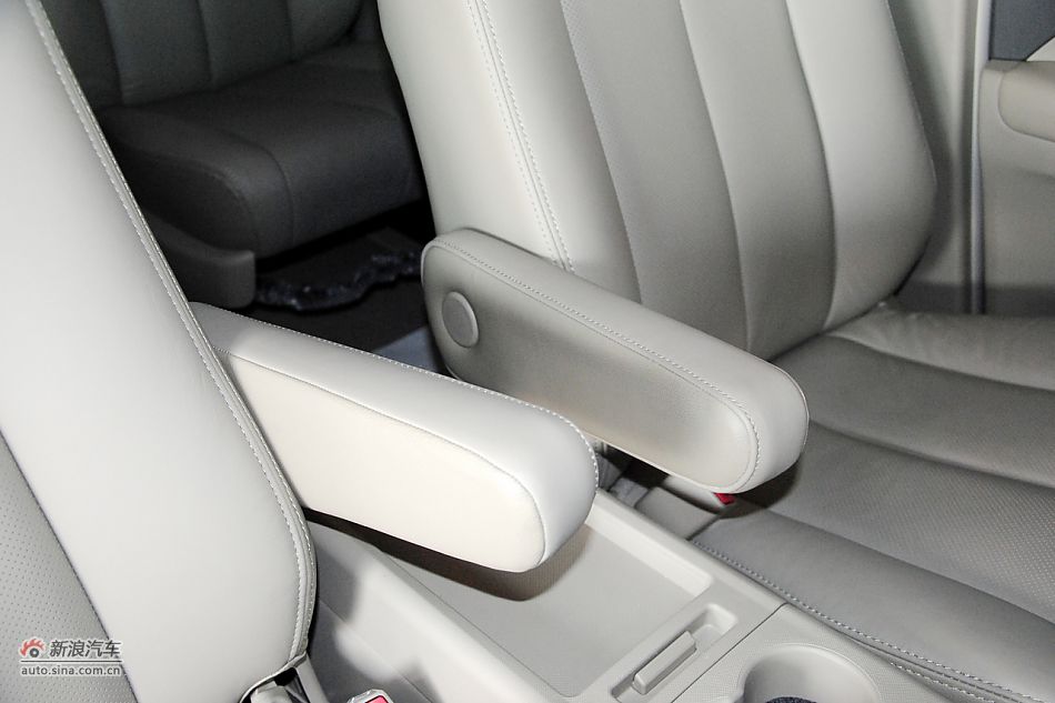 2011款比亚迪M6高清到店实拍