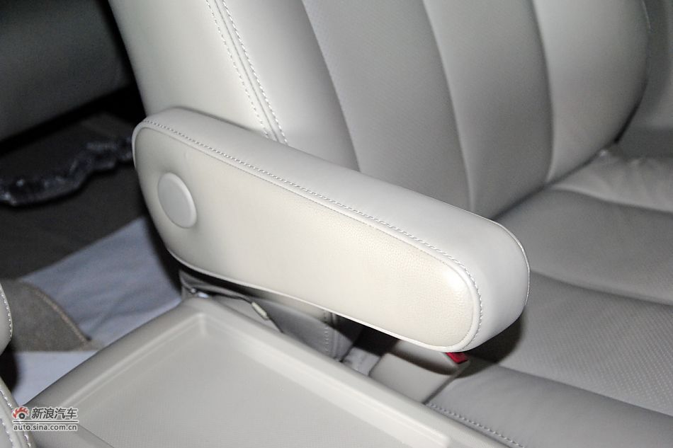 2011款比亚迪M6高清到店实拍