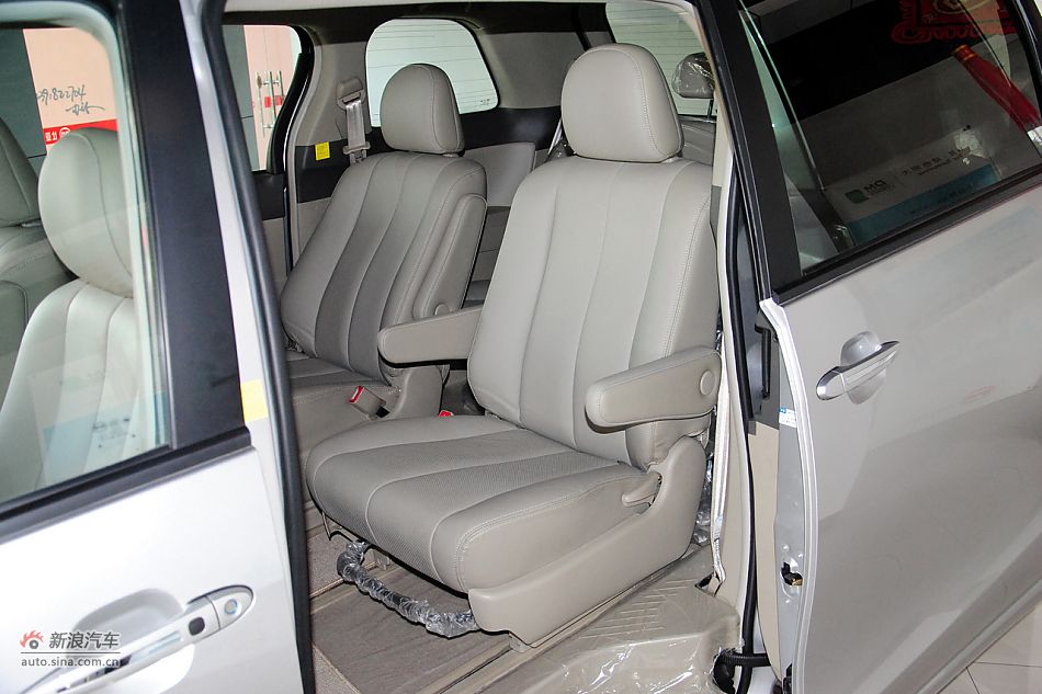 2011款比亚迪M6高清到店实拍