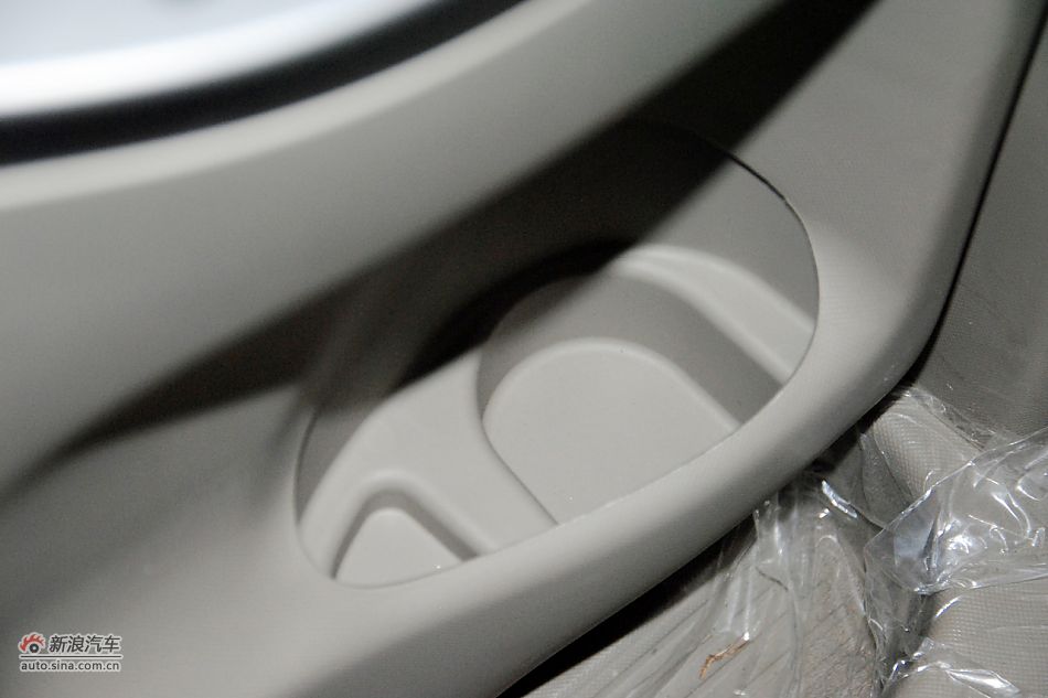 2011款比亚迪M6高清到店实拍