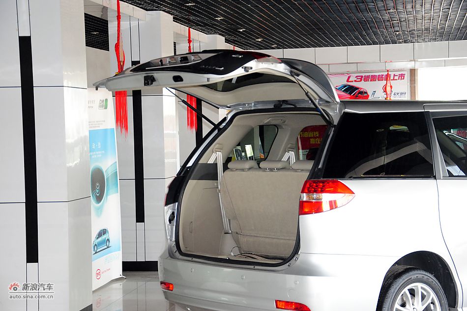 2011款比亚迪M6高清到店实拍