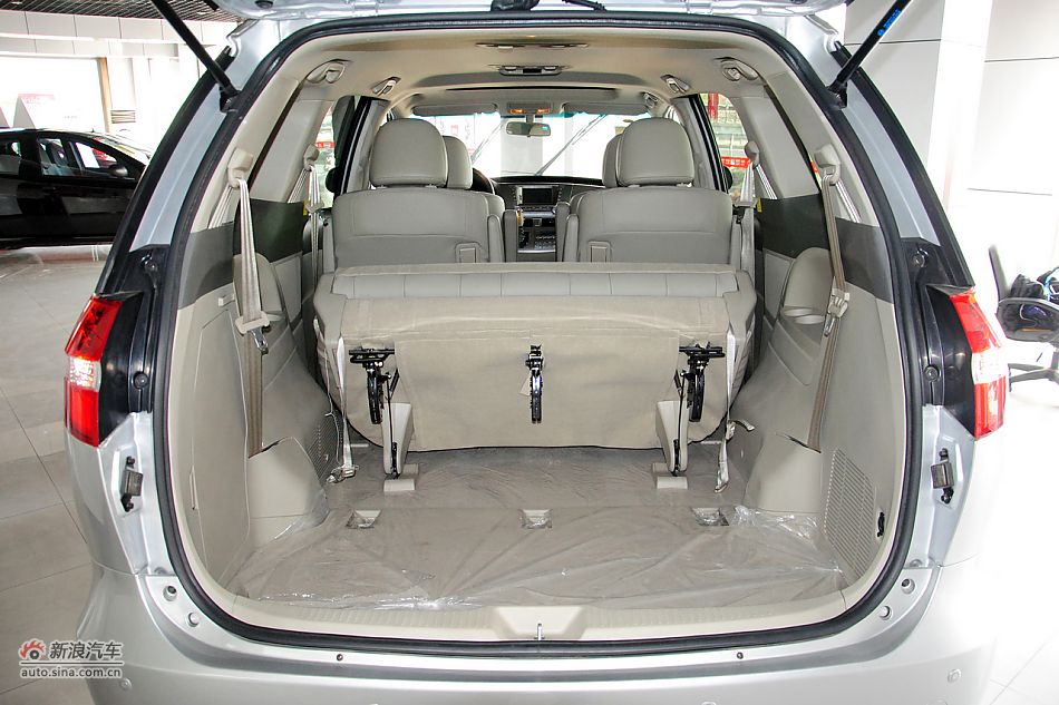 2011款比亚迪M6高清到店实拍