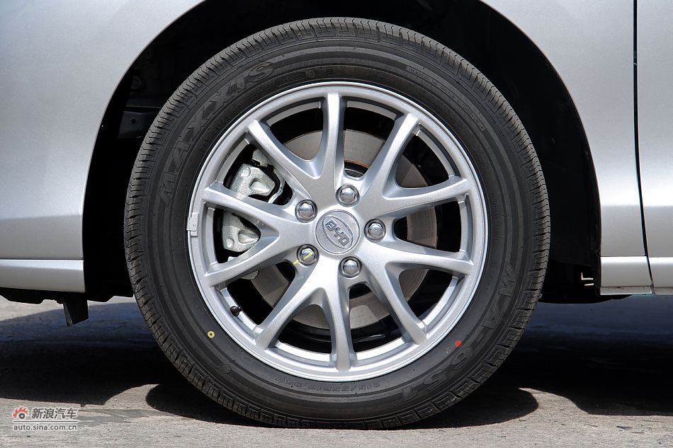 2011款比亚迪M6高清到店实拍