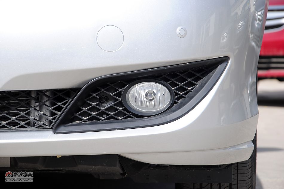 2011款比亚迪M6高清到店实拍