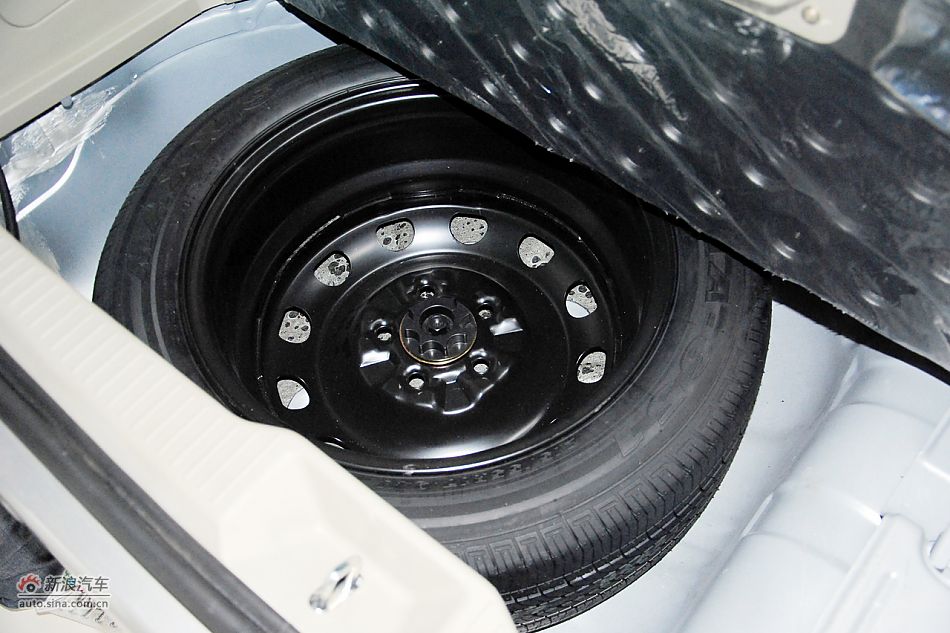 2011款比亚迪M6高清到店实拍