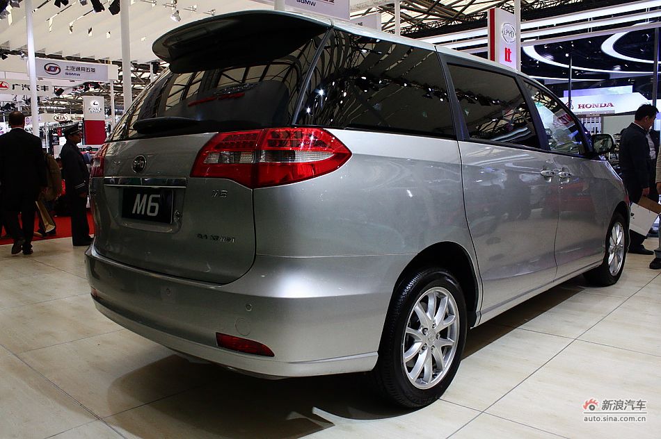 比亚迪M6