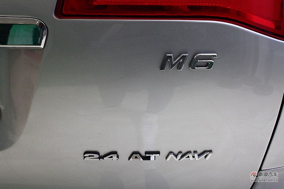 比亚迪M6