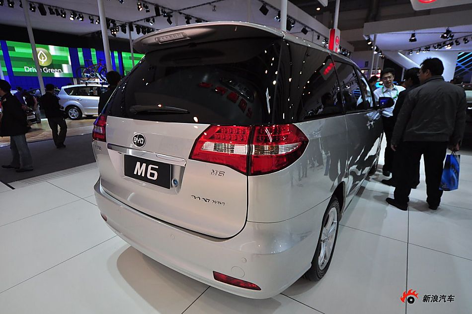比亚迪M6