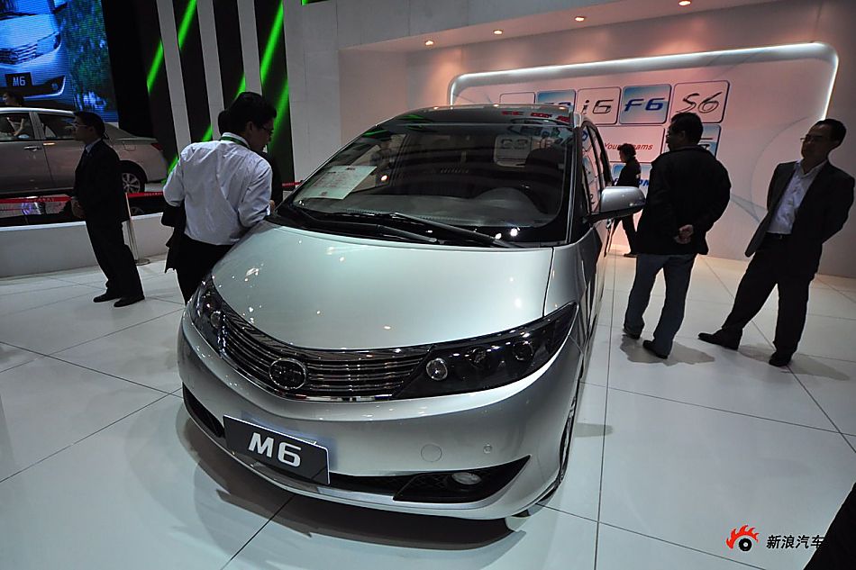 比亚迪M6