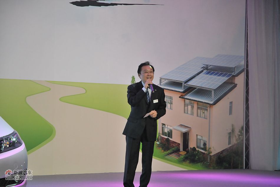 比亚迪副总裁廉玉波讲解比亚迪M6