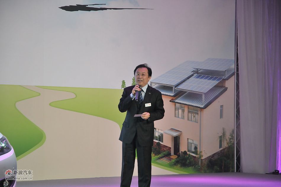 比亚迪副总裁廉玉波讲解比亚迪M6