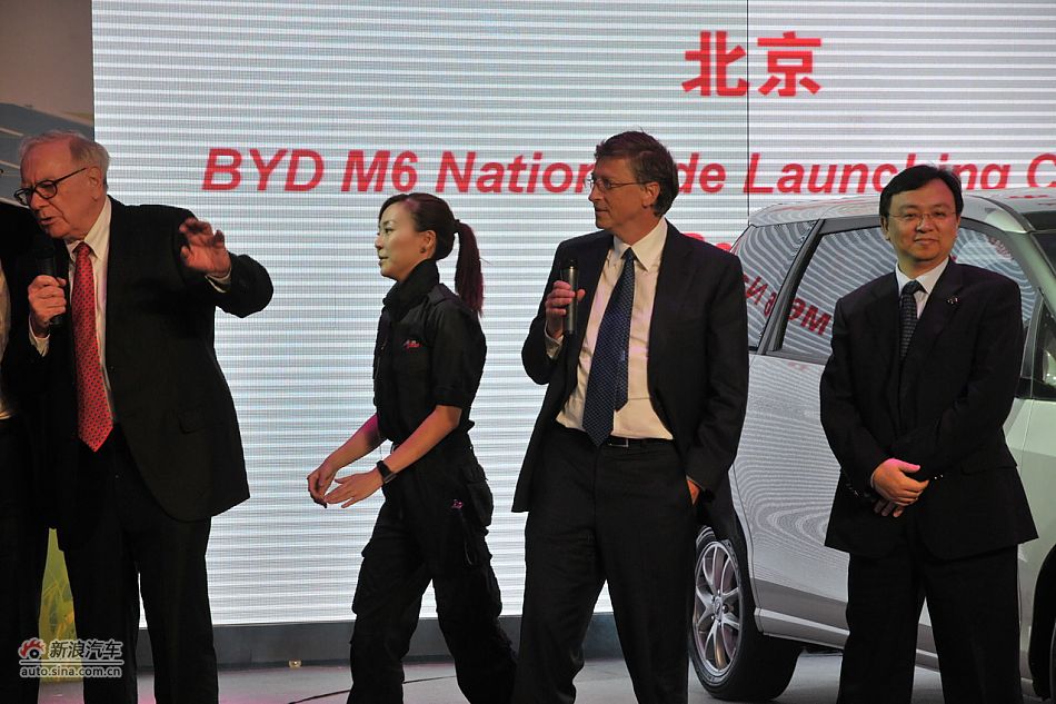 巴菲特、比尔盖茨乘M6登场