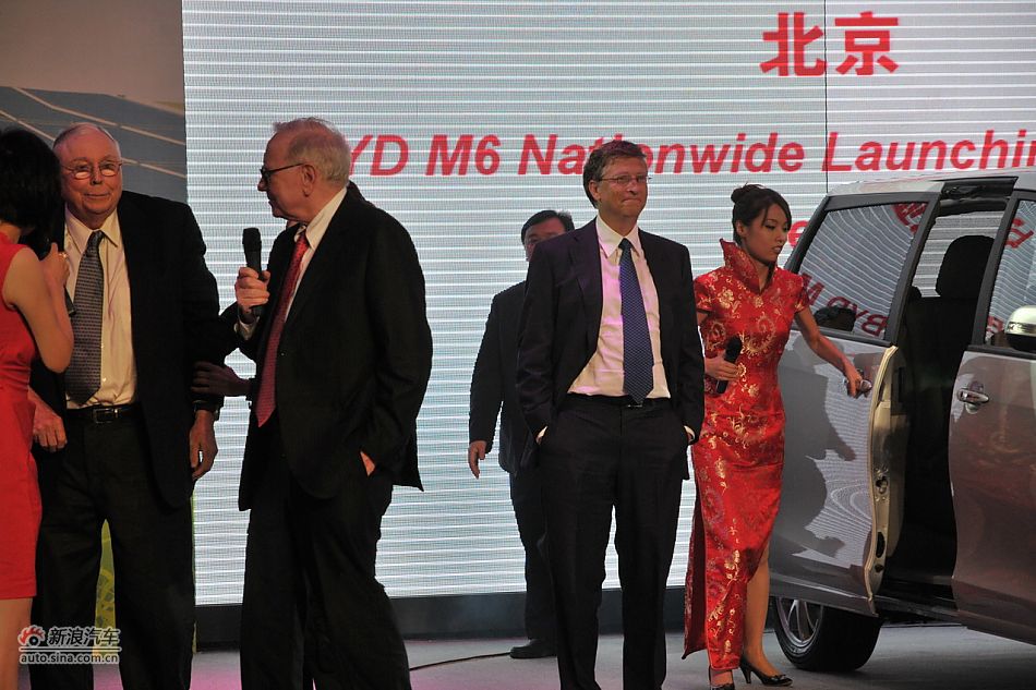 巴菲特、比尔盖茨乘M6登场