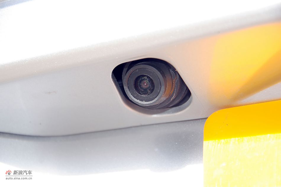 2011款比亚迪M6高清到店实拍