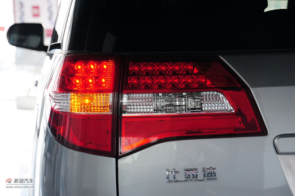 2011款比亚迪M6高清到店实拍