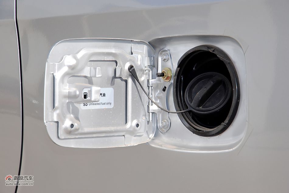 2011款比亚迪M6高清到店实拍