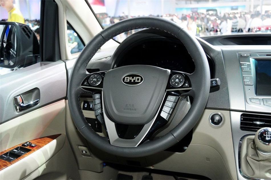 2013款 2.4L MT 尊贵型 内饰