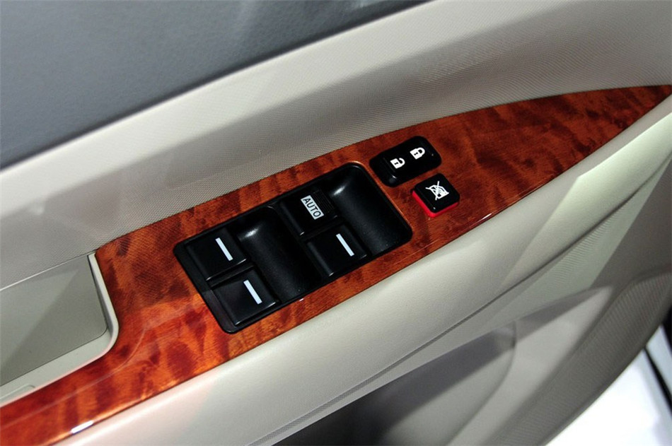 2013款 2.4L MT 尊贵型 座椅空间