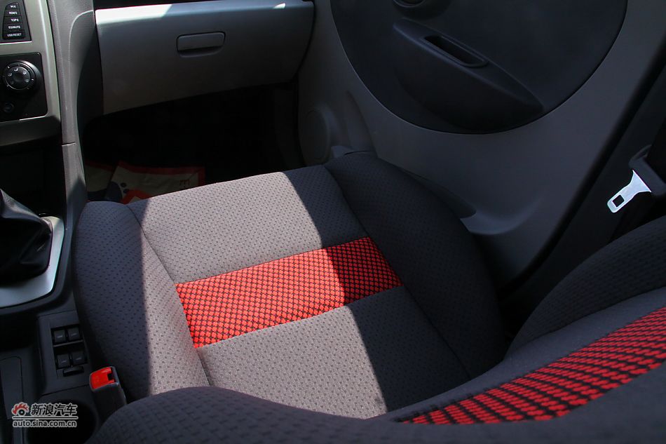 威志V2内饰实拍