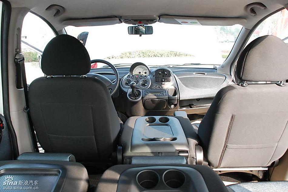 众泰梦迪博朗实拍内饰图