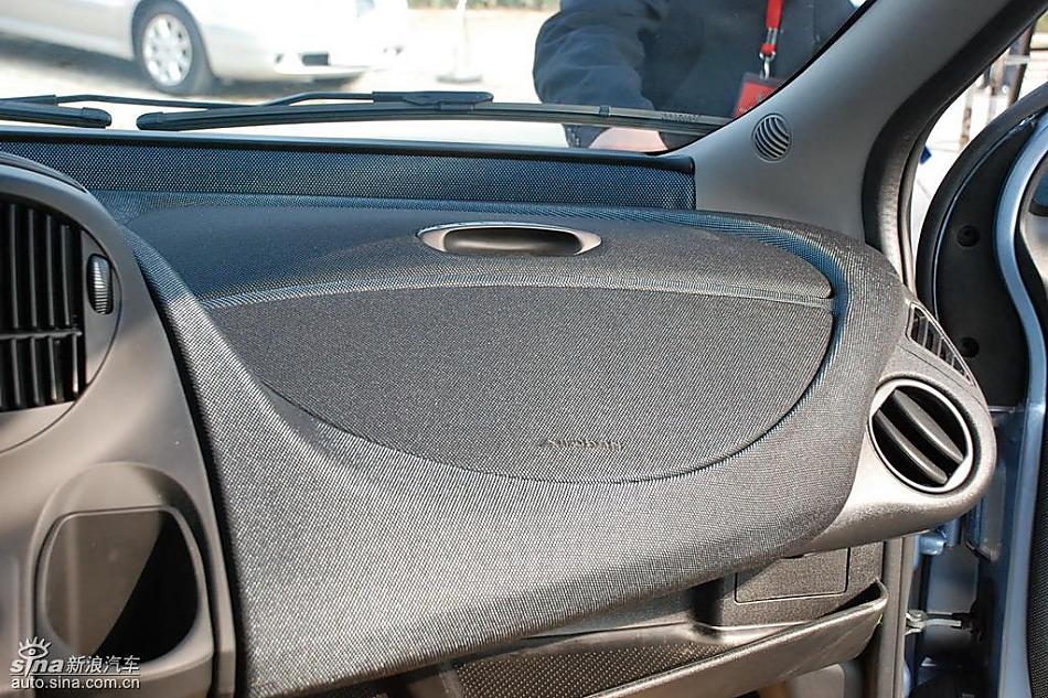 众泰梦迪博朗实拍内饰图