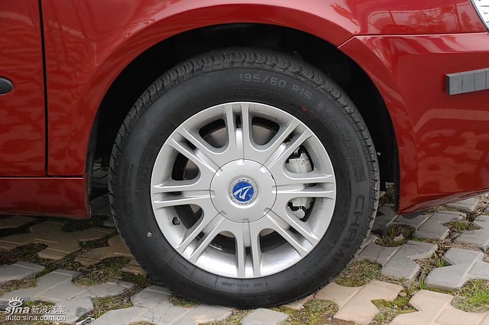 众泰梦迪博朗实拍外观图